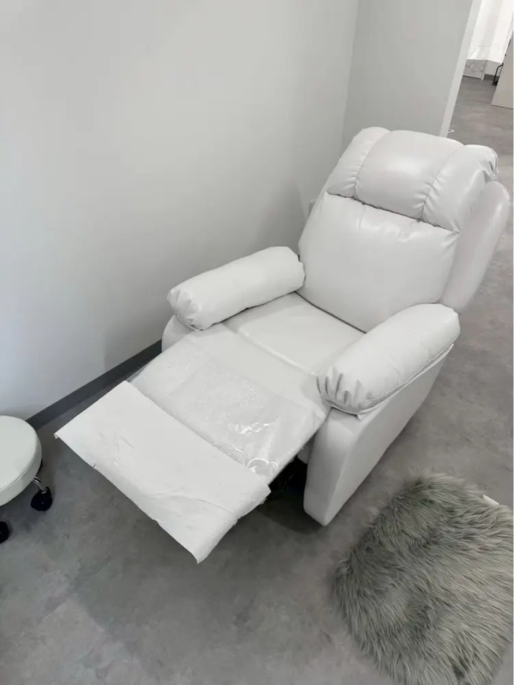 y’s beauty 梅田店の内観・外観1