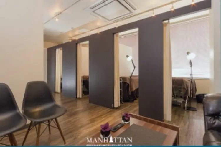 MANHATTAN 目元研究所の内観・外観1