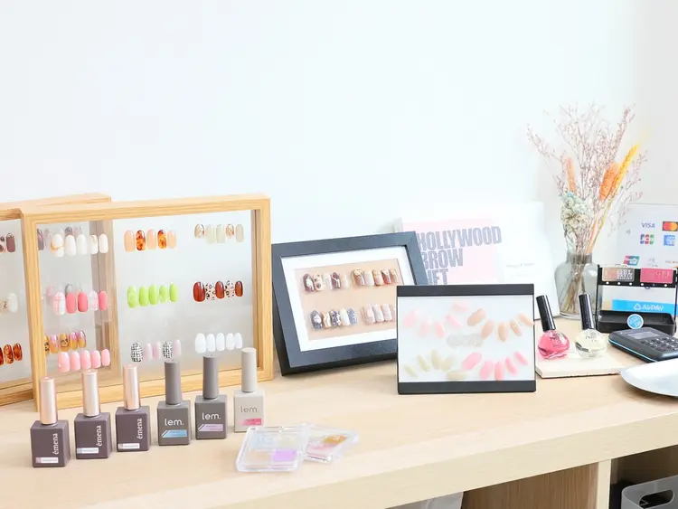 Nail salon LOBAの内観・外観1