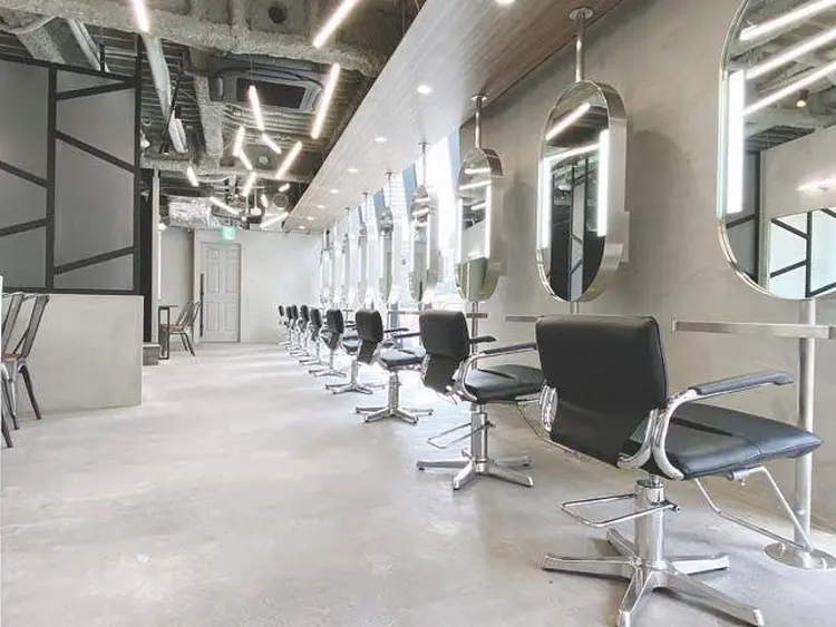 Zina 池袋の内観・外観2