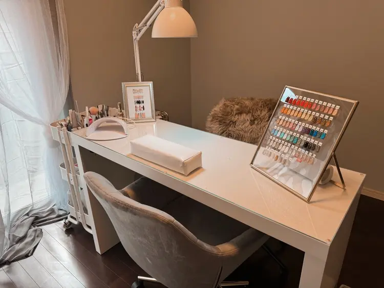 K&R Nailの内観・外観1