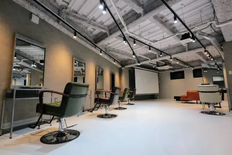 S/CAVEの内観・外観1