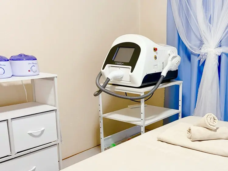 高槻駅近/脱毛サロン【Salon Repo】の内観・外観1