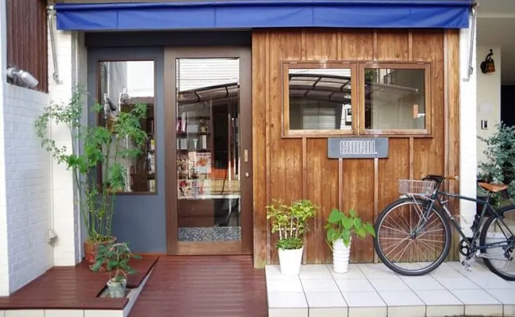 ヘアサロンチロルの内観・外観1