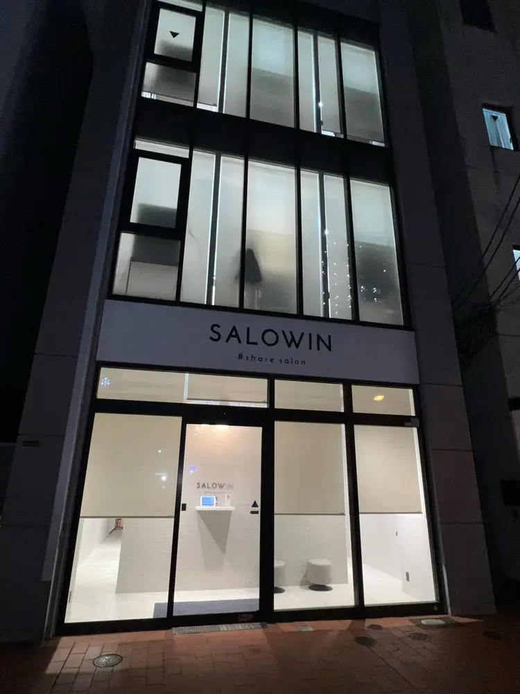 SALOWIN梅田茶屋町North店の内観・外観1