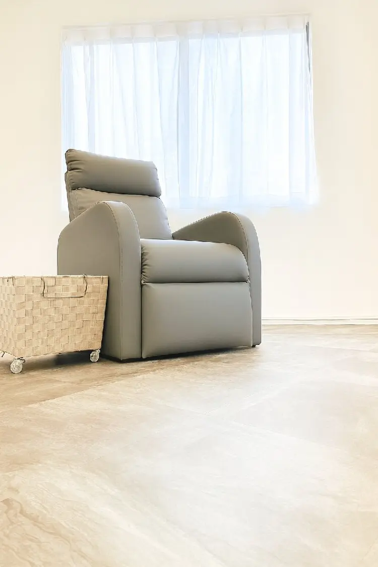 E.m.u..の内観・外観2