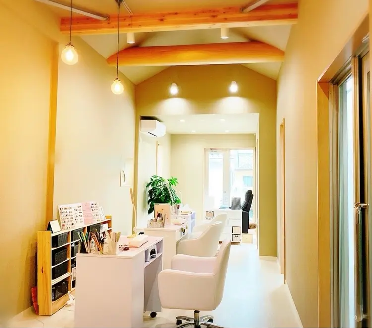 Rairia nailの内観・外観2