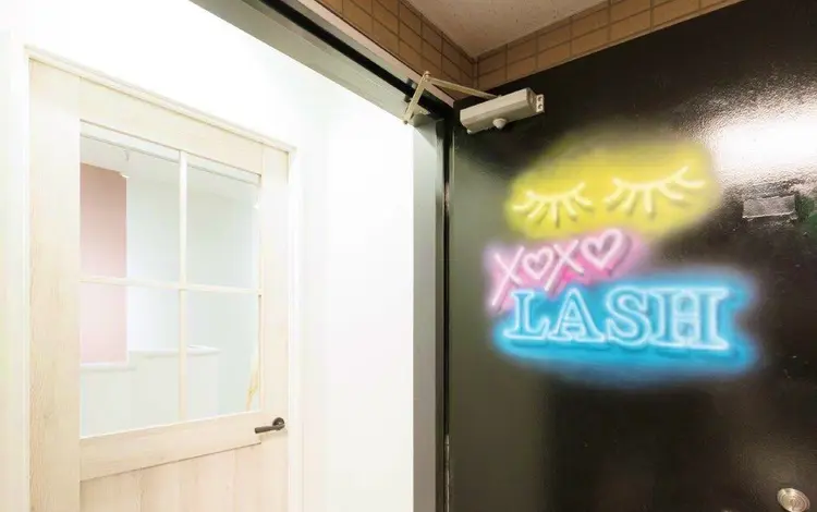 XOXOLASHの内観・外観1