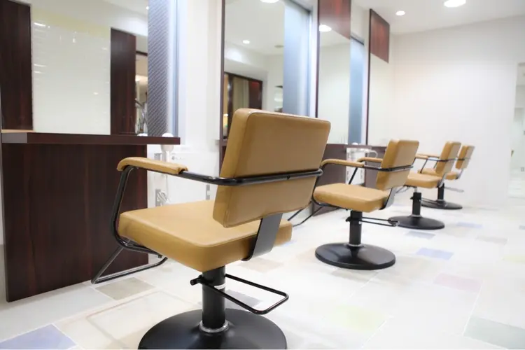 イリューム千葉店の内観・外観2