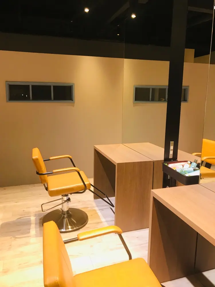 Lounge＆Hair  L i L iｋuの内観・外観3