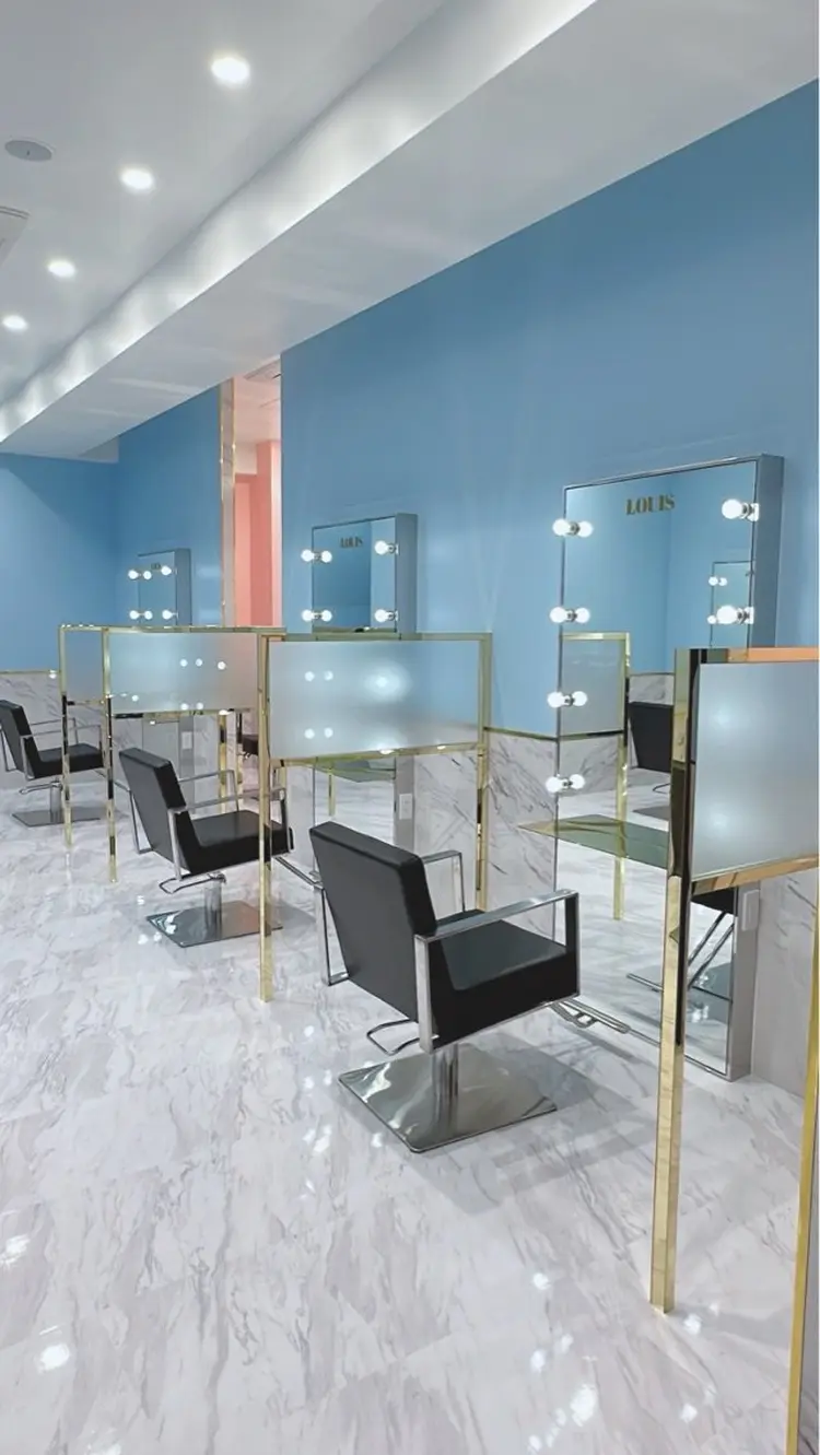 LOUISの内観・外観2