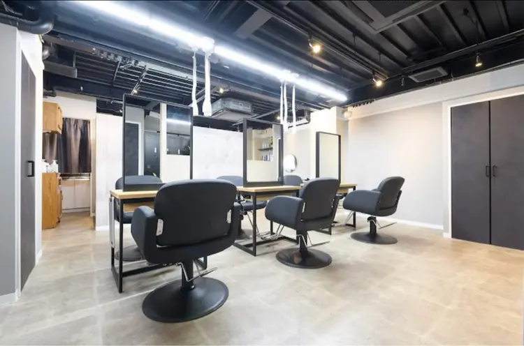 est hair mar 横浜店の内観・外観1