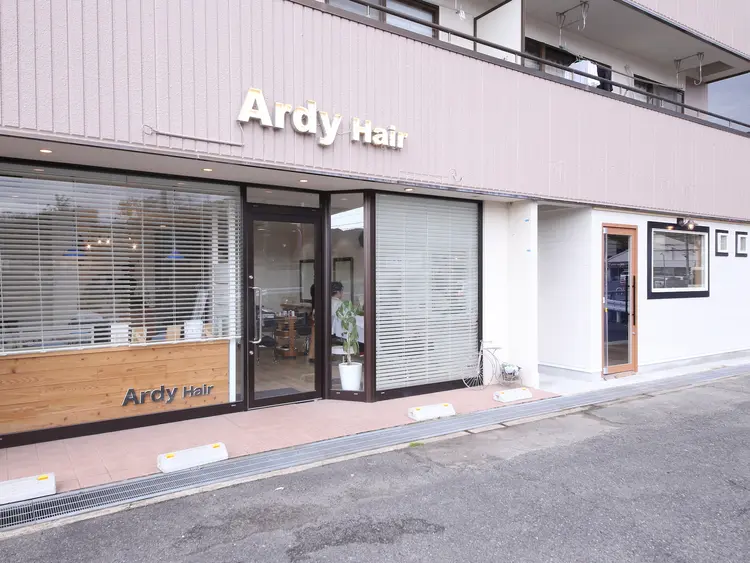 ARDY HAIR　富雄店の内観・外観1