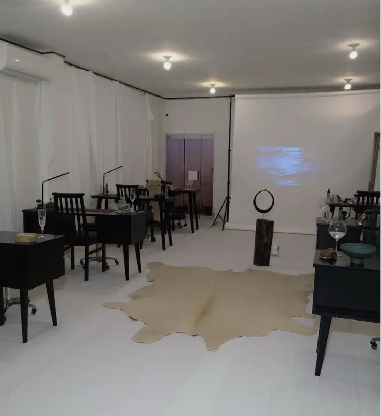 oak nailの内観・外観1