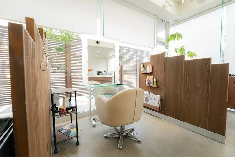 FIRSTの内観・外観1