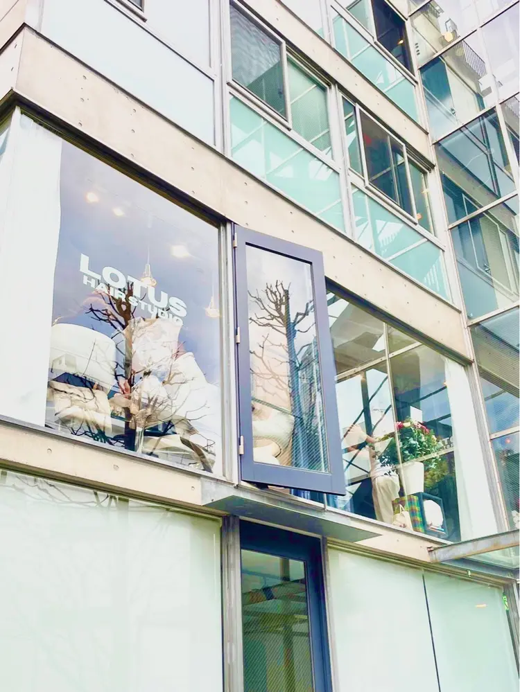 LOTUS HAIR STUDIOの内観・外観1