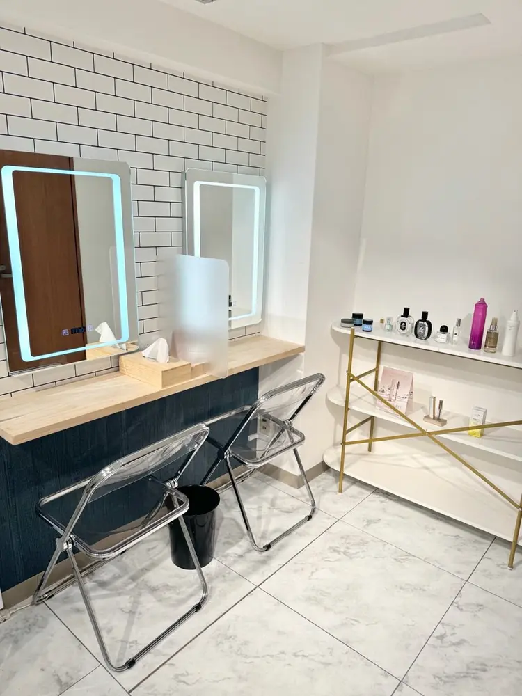 JILEYES-omotesando-マツエク/まつ毛パーマ/アイブロウ/眉毛の内観・外観1