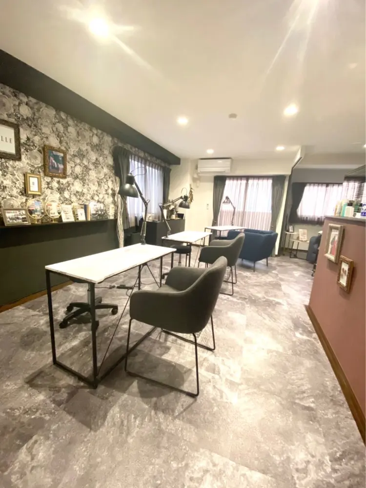 nailsalon　and_e...の内観・外観1