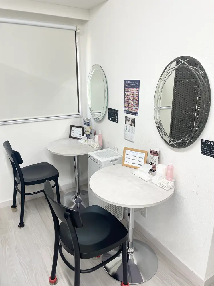 Q-LASH上野御徒町店の内観・外観3