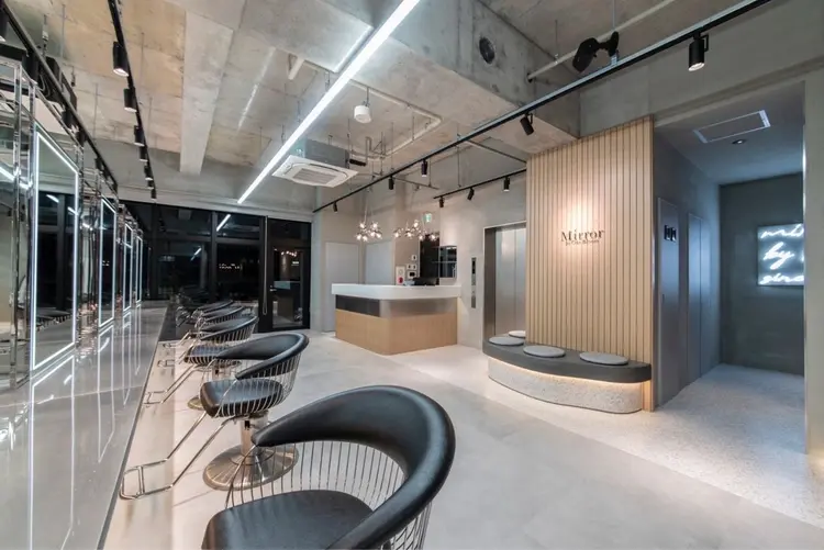 Lond Mirrorの内観・外観3