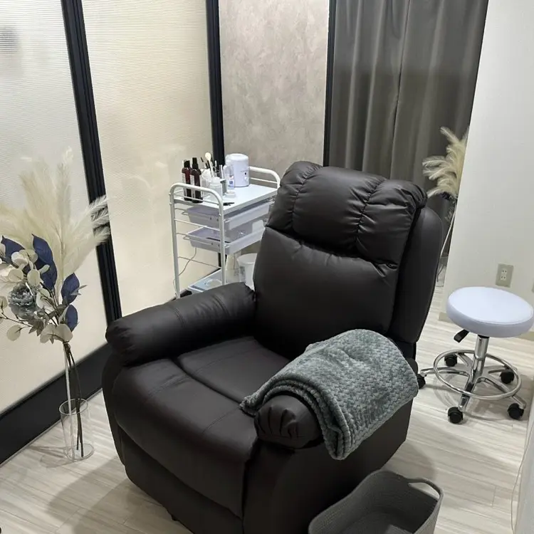 eye mor.-アイモア-横浜関内店の内観・外観1