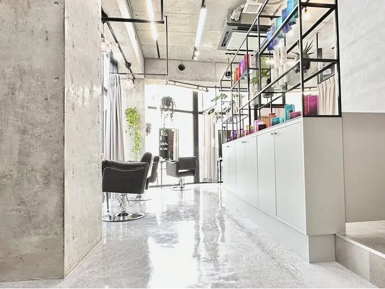 youres hair恵比寿本店の内観・外観1