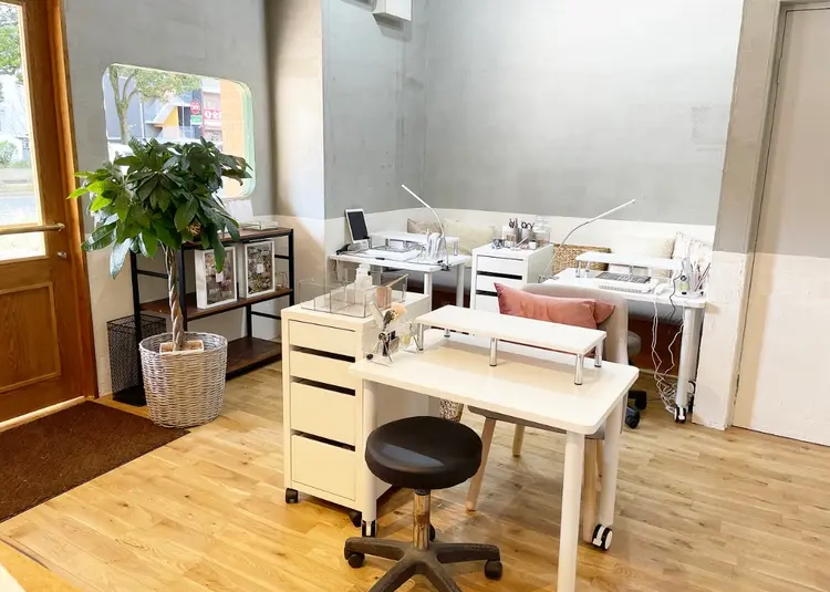 AIME cafe&nailの内観・外観1