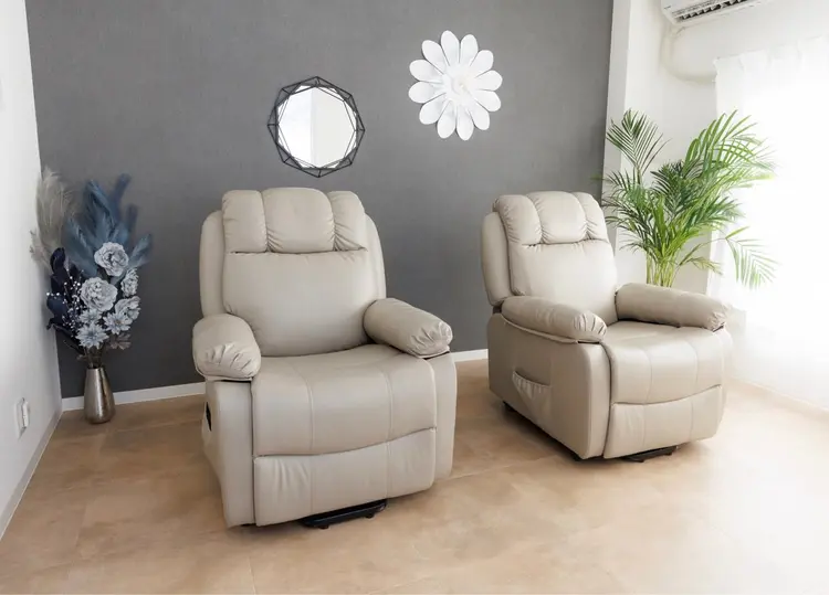 eyelash&eyebrow LEAの内観・外観1