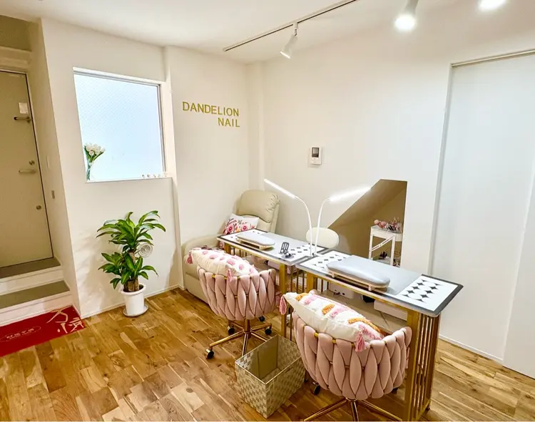 dandelion nailの内観・外観2