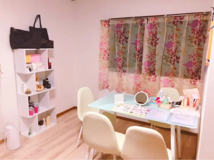 メナード 富木島伏見代行店の内観・外観1