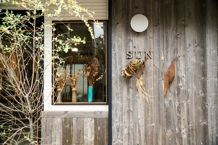 SUNの内観・外観1