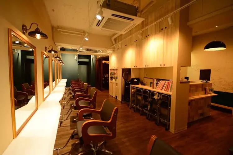 フェイスヘアークリエイションの内観・外観2