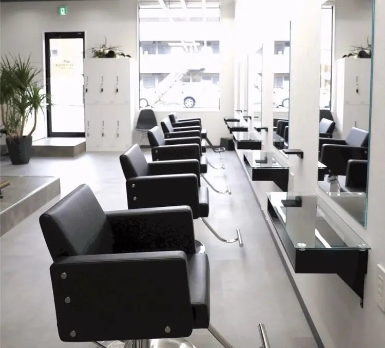 MEN'S SALON HEAD STOCK大和八木店の内観・外観2