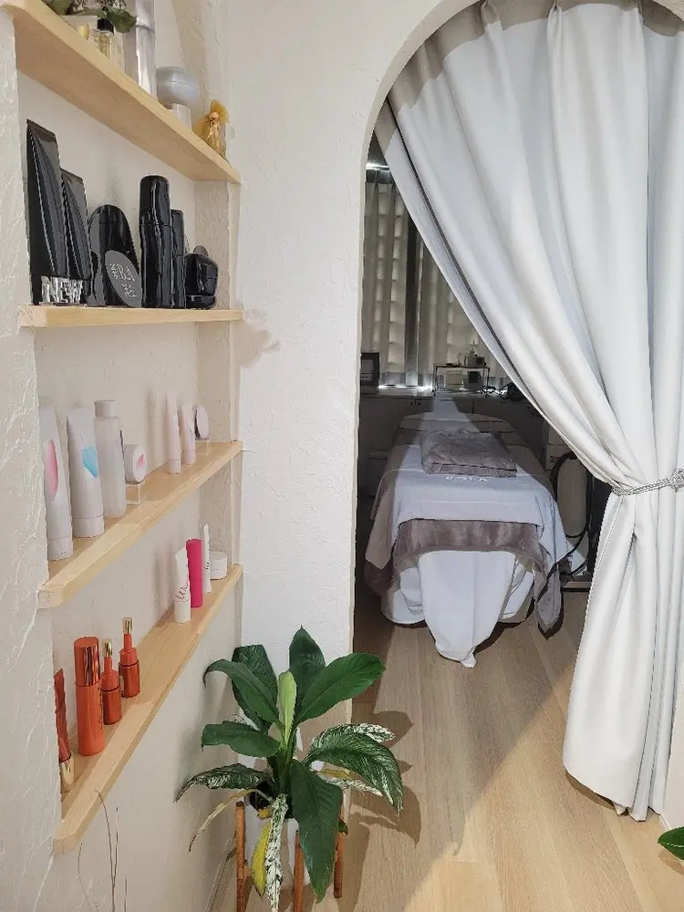 POLA 玉宮通り店の内観・外観1