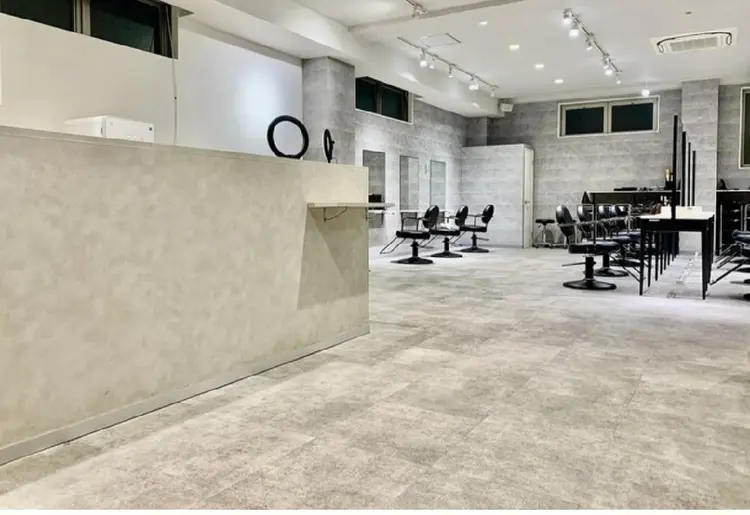 _WHITE難波店の内観・外観1