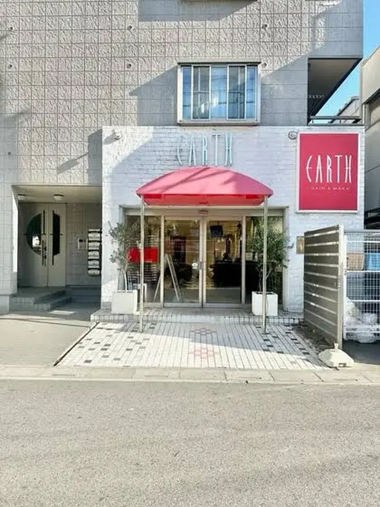 Earth新越谷店の内観・外観2