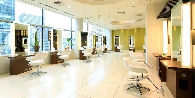 クロード・モネ H2O AVEDA　東京ビルTOKIA店の内観・外観1