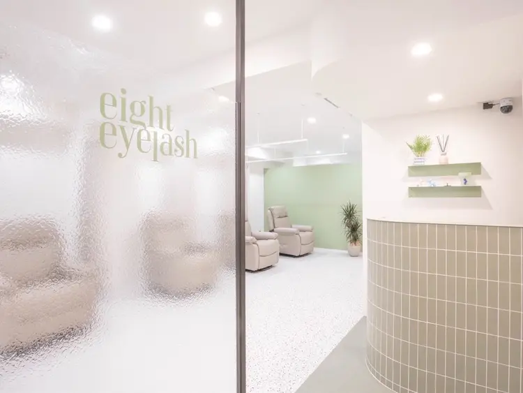 eight eyelash  池袋の内観・外観2