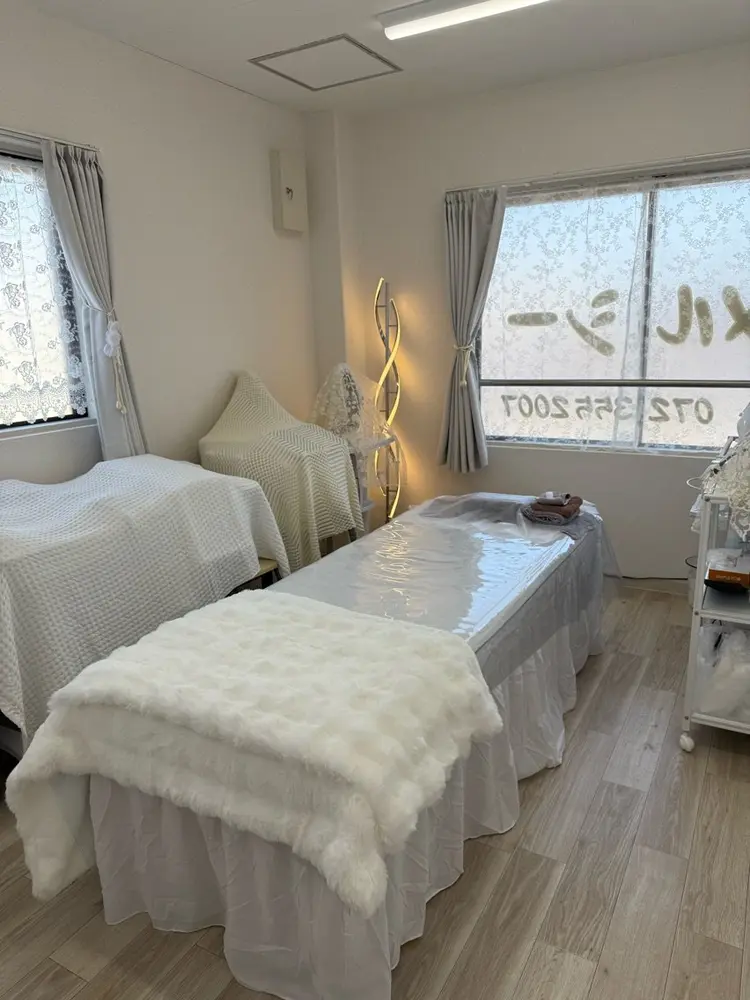 salon　merci　(メルシー)鳳支店の内観・外観2