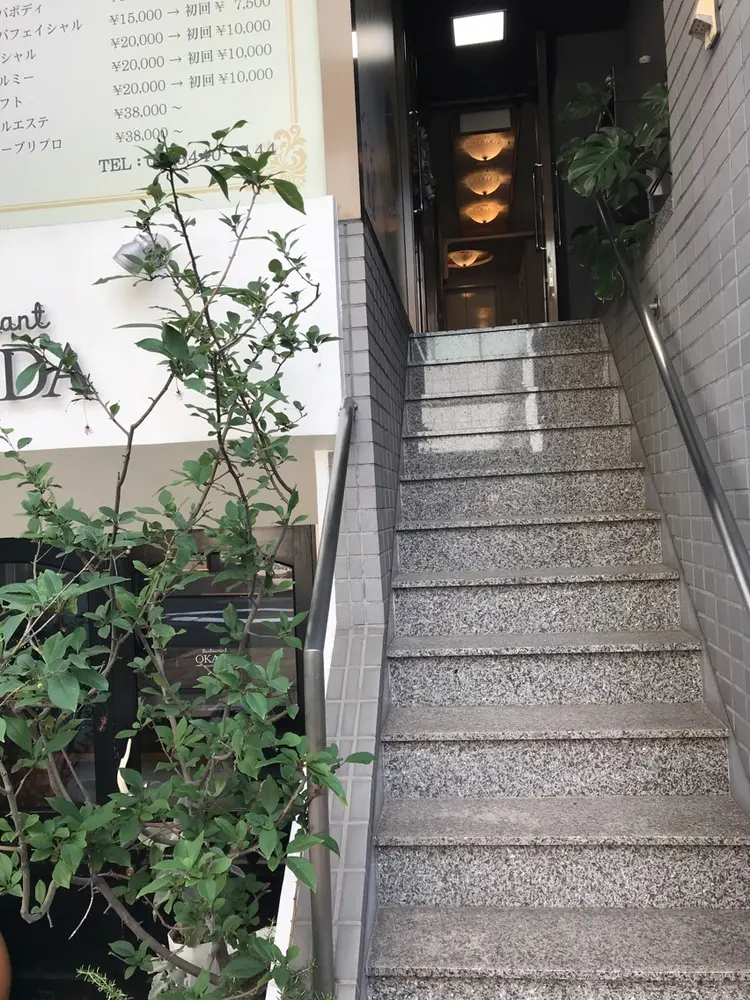 アンビシャス広尾店の内観・外観1