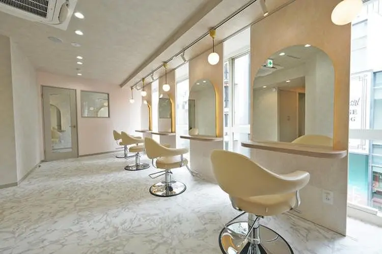 hair salon BUDDY 中野駅前店の内観・外観2