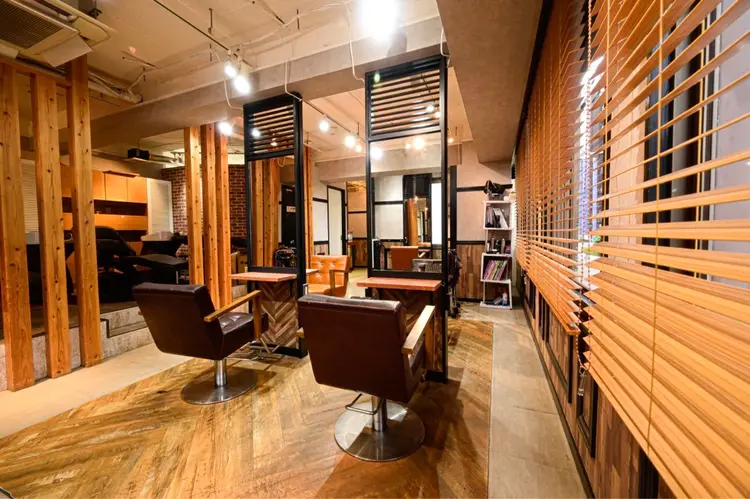 AUBEhairlily2号店の内観・外観1