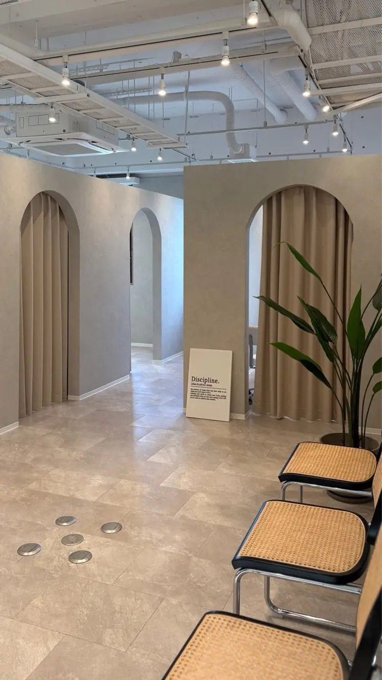 ANY Eyelash 高砂店【パリジェンヌ・まつげパー マ・LED・眉毛】の内観・外観1