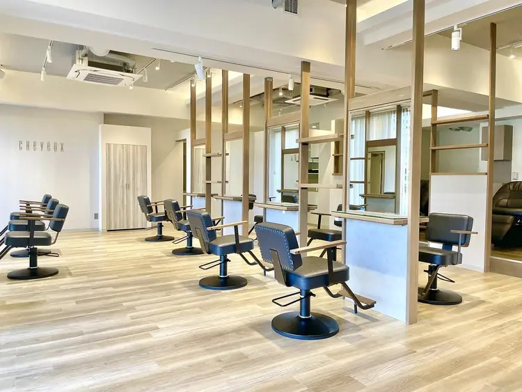 cheveux（シュヴー）門前仲町店の内観・外観1