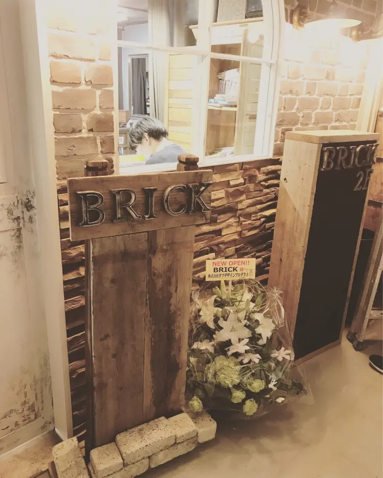 BRICKの内観・外観1