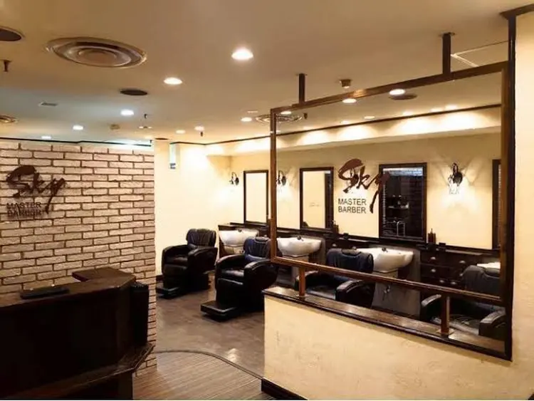 SKY MASTER BARBERの内観・外観2