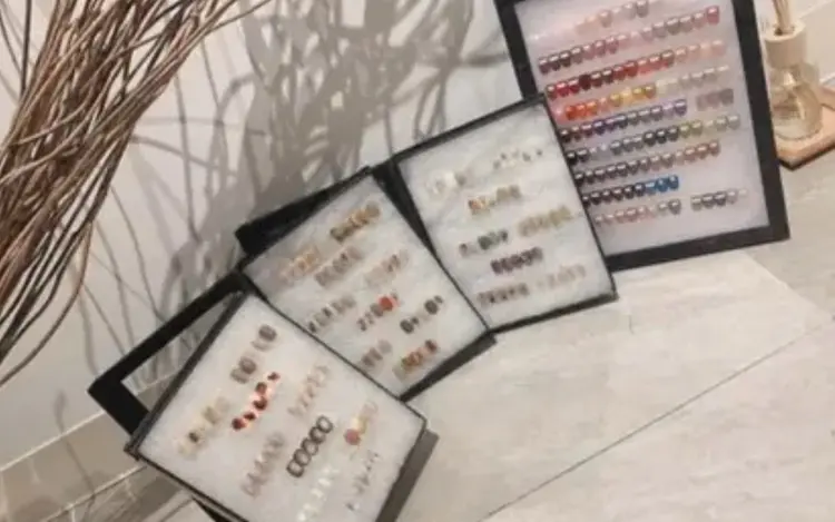 GLAD  nailの内観・外観2