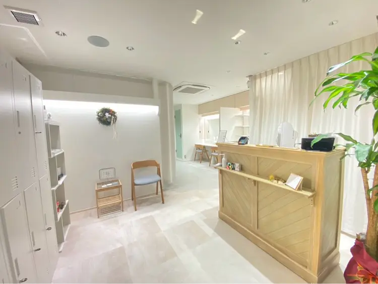 Lowenの内観・外観1