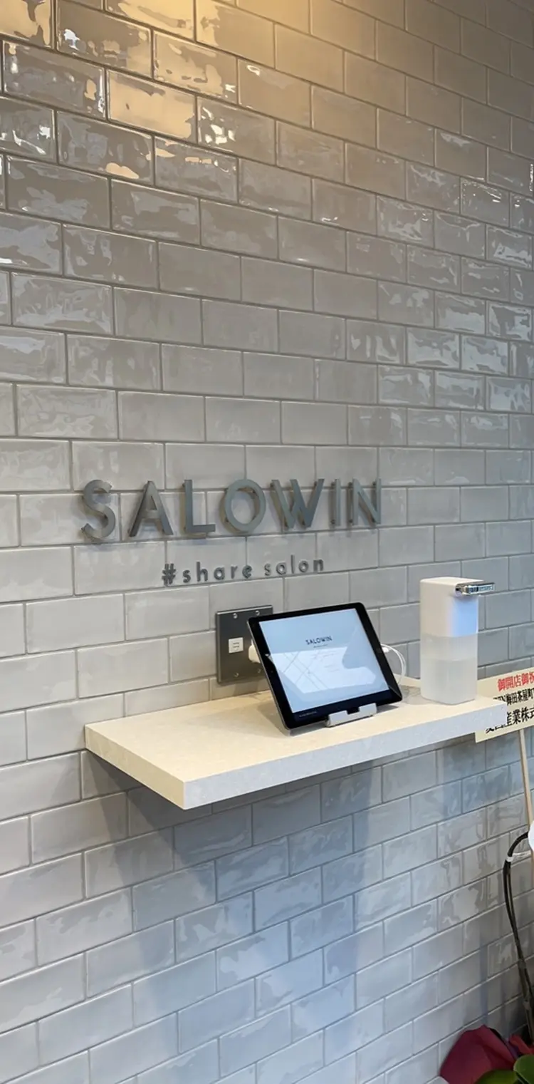 SALOWIN梅田茶屋町North店の内観・外観2