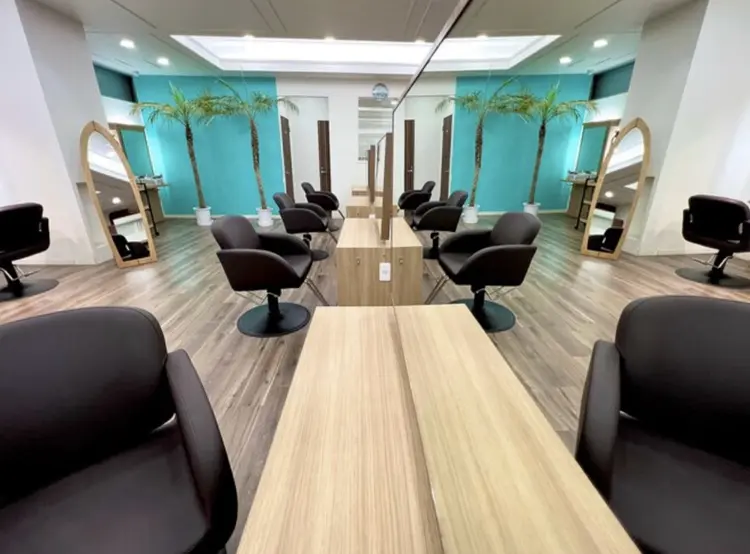 Kahuli hair Ulu 千葉店【カーフリヘア ウル】の内観・外観2